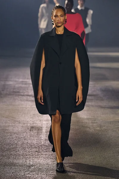 Look 19